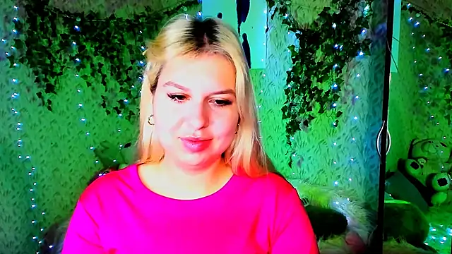 Snapshot of ChloeRicc chatting on 15, 11, 2025 ChloeRicc online show from 15, 11, 2025