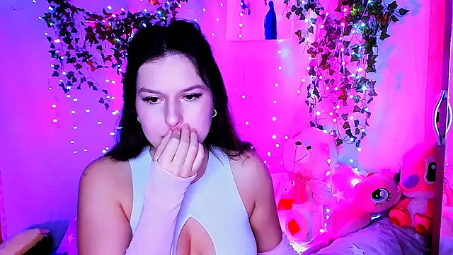 Snapshot of ChloeRicc chatting on 13, 12, 2025 ChloeRicc online show from 13, 12, 2025