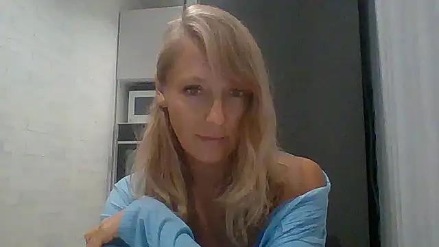 Snapshot of Vexxaa chatting on 3, 10, 2025 Vexxaa online show from 3, 10, 2025