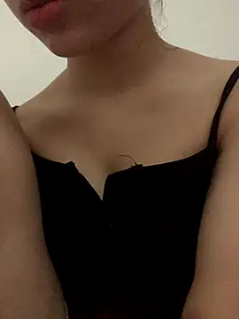 Nguyenha11 online show from 6, 10, 2025