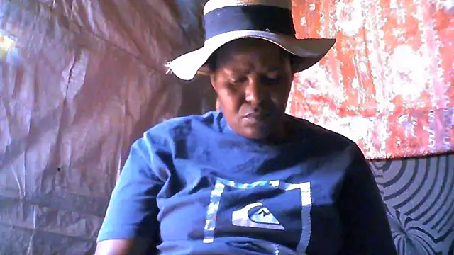 Snapshot of MagicMilfXO chatting on 11, 9, 2025 MagicMilfXO online show from 11, 9, 2025
