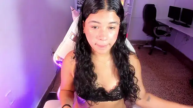 Snapshot of Ivy_nt chatting on 5, 11, 2025 Ivy nt online show from 5, 11, 2025