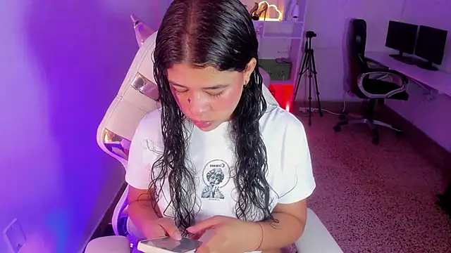 Snapshot of Ivy_nt chatting on 14, 11, 2025 Ivy nt online show from 14, 11, 2025