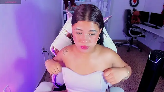 Snapshot of Ivy_nt chatting on 5, 12, 2025 Ivy nt online show from 5, 12, 2025