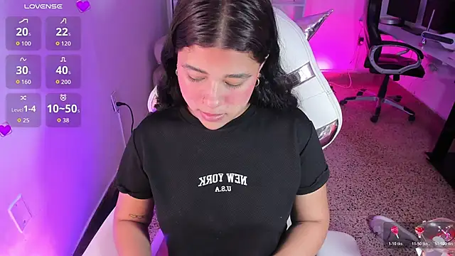 Snapshot of Ivy_nt chatting on 13, 12, 2025 Ivy nt online show from 13, 12, 2025