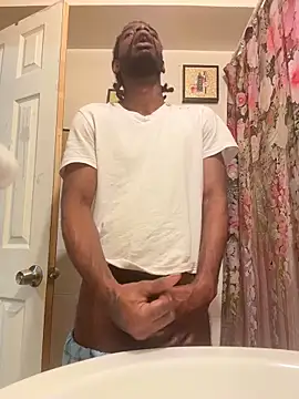 Snapshot of BigBDMari chatting on 28, 11, 2025 BigBDMari online show from 28, 11, 2025