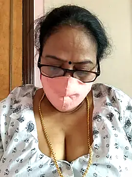 Snapshot of heera-rani chatting on 12, 9, 2025 heera-rani online show from 12, 9, 2025