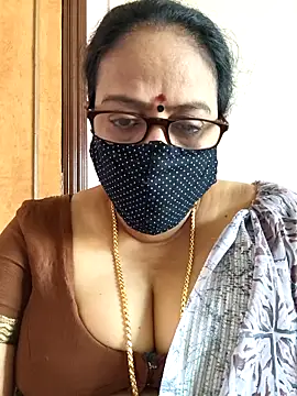 Snapshot of heera-rani chatting on 18, 9, 2025 heera-rani online show from 18, 9, 2025