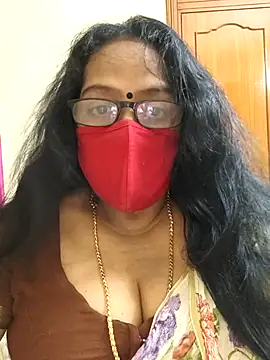 Snapshot of heera-rani chatting on 13, 10, 2025 heera-rani online show from 13, 10, 2025