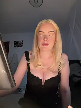 baddestbaabyy online show from 11, 5, 2026