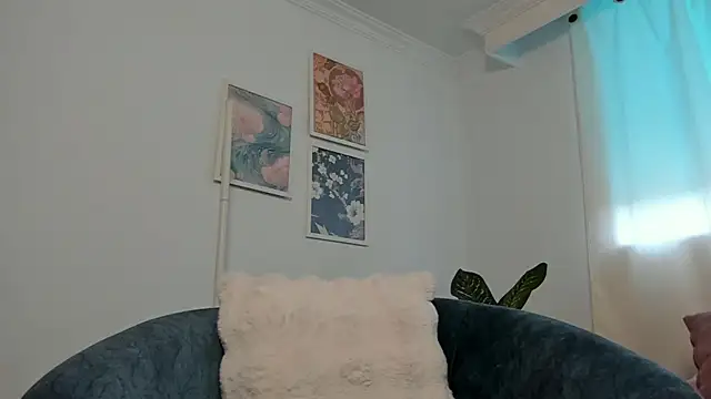 Snapshot of canelleGarces chatting on 12, 2, 2026 canelleGarces online show from 12, 2, 2026