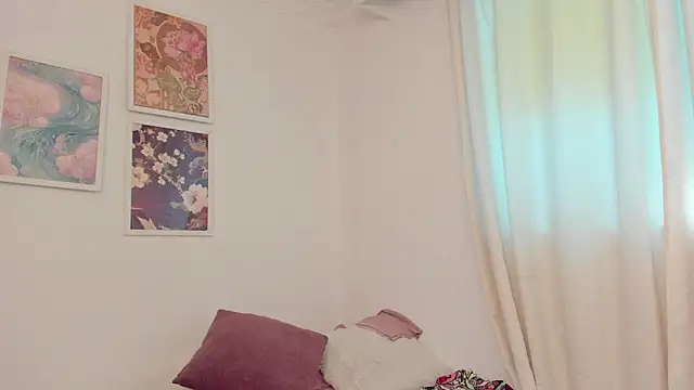 canelleGarces online show from 1, 4, 2026