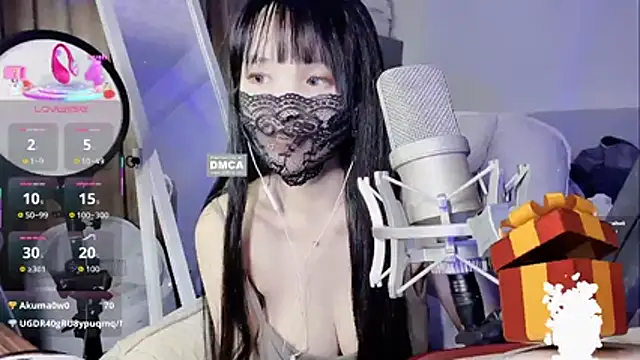 twlilybae online show from 4, 11, 2025