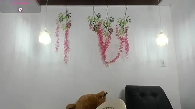 Snapshot of scarletbaker_ chatting on 18, 5, 2026 scarletbaker online show from 18, 5, 2026