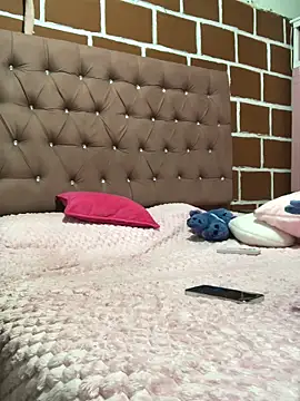 Rachellcooperrr online show from 19, 2, 2026