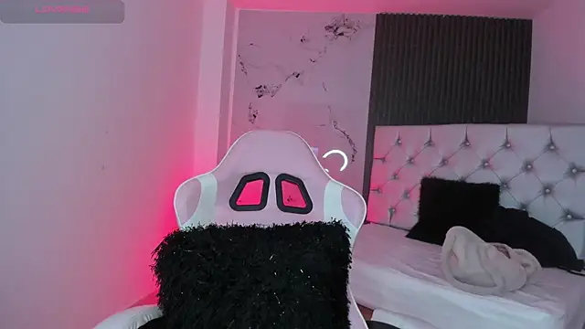 chloesagee online show from 3, 10, 2025