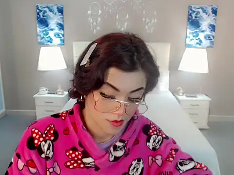 nathalialoes1 online show from 9, 11, 2025