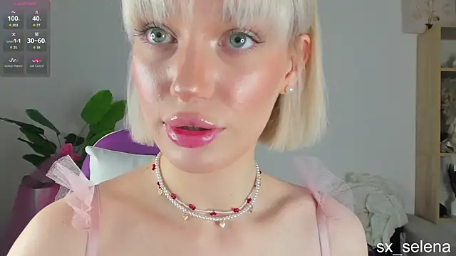 Ice Strawberry online show from 27, 3, 2026