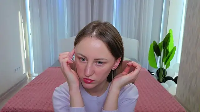 LuluChiiii online show from 14, 11, 2025