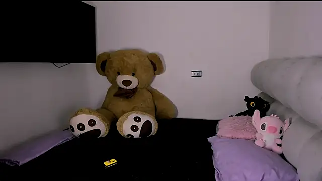 Snapshot of fhalon_foxxxys_ chatting on 5, 7, 2026 fhalon foxxxys online show from 5, 7, 2026