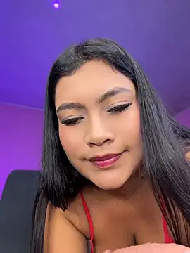 Snapshot of LunaaRosse chatting on 4, 6, 2026 LunaaRosse online show from 4, 6, 2026