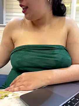 Snapshot of Bold-arabic-vibes chatting on 17, 12, 2025 Bold-arabic-vibes online show from 17, 12, 2025