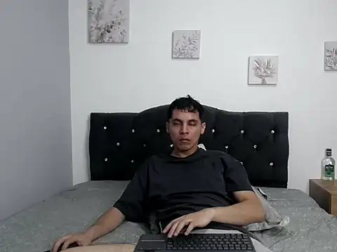 Snapshot of Andres_69_Fantasy chatting on 5, 2, 2026 Andres 69 Fantasy online show from 5, 2, 2026