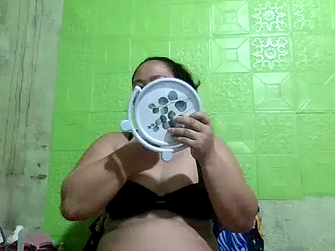 Snapshot of prettywetmom88 chatting on 26, 9, 2025 prettywetmom88 online show from 26, 9, 2025