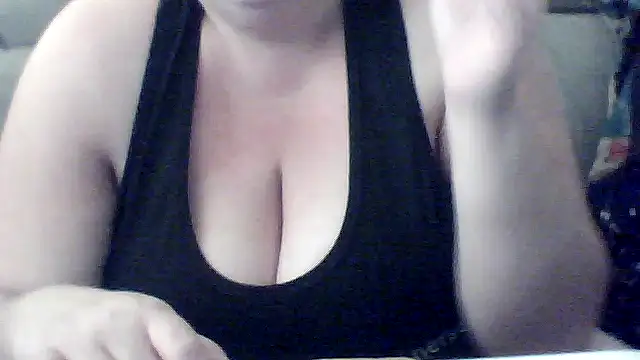 Snapshot of Valendra_ chatting on 12, 10, 2025 Valendra  online show from 12, 10, 2025