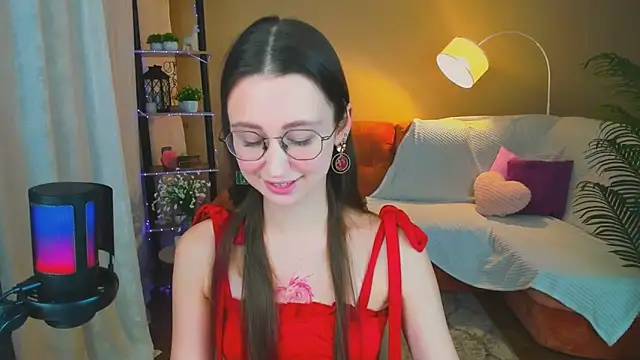 YourLovellyStory online show from 16, 11, 2025