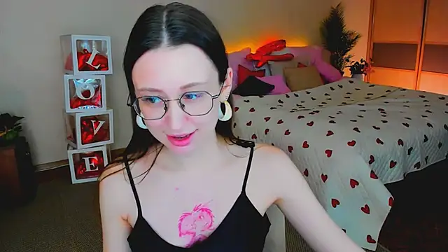 YourLovellyStory online show from 15, 2, 2026