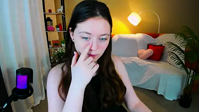 Snapshot of AlluringLookk chatting on 27, 2, 2026 AlluringLookk online show from 27, 2, 2026