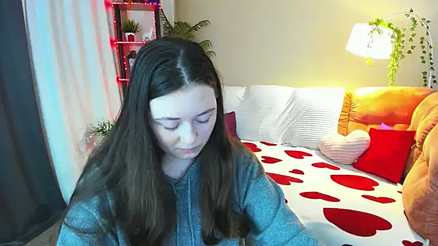 AlluringLookk online show from 14, 4, 2026