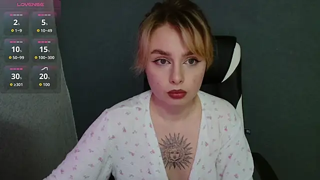 Snapshot of AngelicaHollywood chatting on 10, 10, 2025 AngelicaHollywood online show from 10, 10, 2025