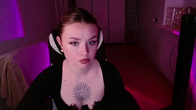 AngelicaHollywood online show from 25, 2, 2026