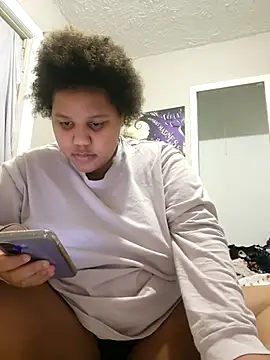 chocolate bella online show from 4, 12, 2025