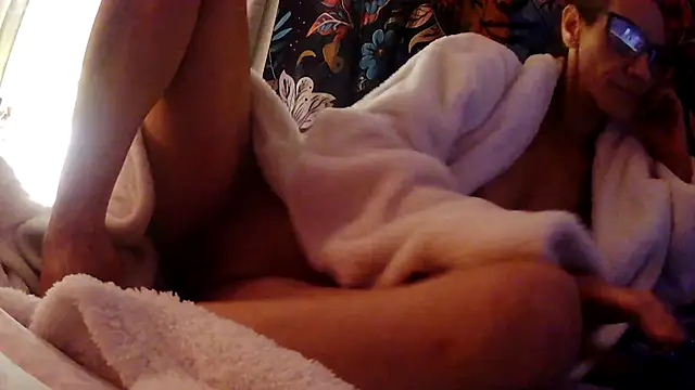 Snapshot of gypsyadventures1 chatting on 16, 10, 2025 gypsyadventures1 online show from 16, 10, 2025