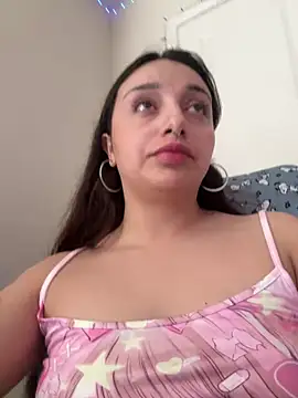 Snapshot of CharmingMaddie chatting on 18, 4, 2026 CharmingMaddie online show from 18, 4, 2026
