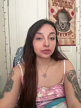 Snapshot of CharmingMaddie chatting on 19, 4, 2026 CharmingMaddie online show from 19, 4, 2026