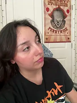 Snapshot of CharmingMaddie chatting on 21, 4, 2026 CharmingMaddie online show from 21, 4, 2026