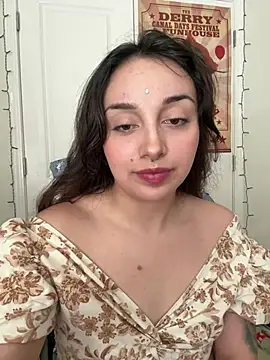 Snapshot of CharmingMaddie chatting on 22, 4, 2026 CharmingMaddie online show from 22, 4, 2026