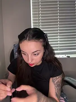 Snapshot of CharmingMaddie chatting on 27, 4, 2026 CharmingMaddie online show from 27, 4, 2026