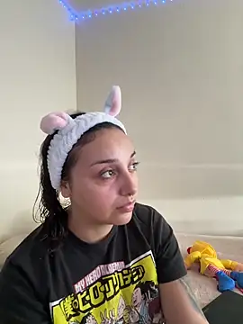 Snapshot of CharmingMaddie chatting on 6, 5, 2026 CharmingMaddie online show from 6, 5, 2026