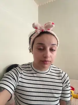 Snapshot of CharmingMaddie chatting on 13, 5, 2026 CharmingMaddie online show from 13, 5, 2026