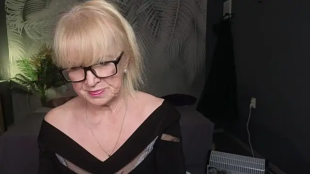 Snapshot of Sabina_Ros chatting on 2, 3, 2026 Sabina Ros online show from 2, 3, 2026