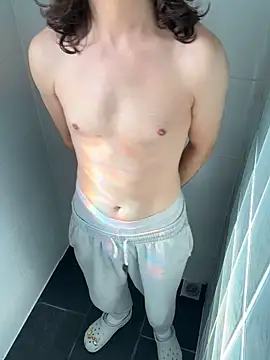 Frankieyyy1 online show from 29, 9, 2025