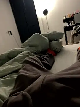 Snapshot of Frankieyyy1 chatting on 7, 1, 2026 Frankieyyy1 online show from 7, 1, 2026