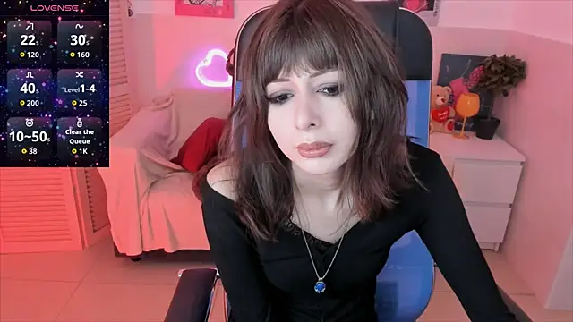 Snapshot of CrystallBloom chatting on 7, 11, 2025 CrystallBloom online show from 7, 11, 2025