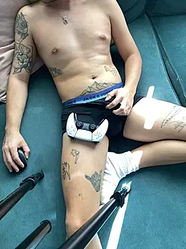 Snapshot of darkdecide chatting on 8, 11, 2025 darkdecide online show from 8, 11, 2025