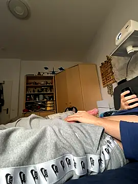 xmilolivex online show from 16, 10, 2025